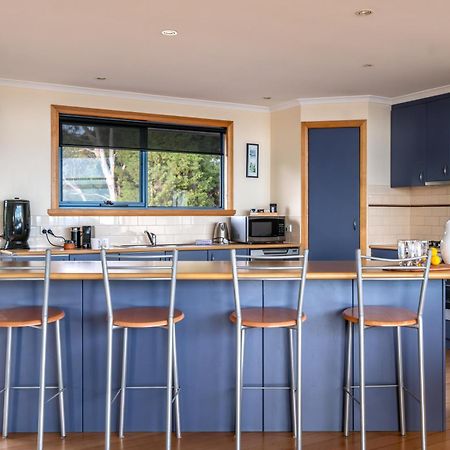 Waterline Holiday Home Coles Bay Esterno foto