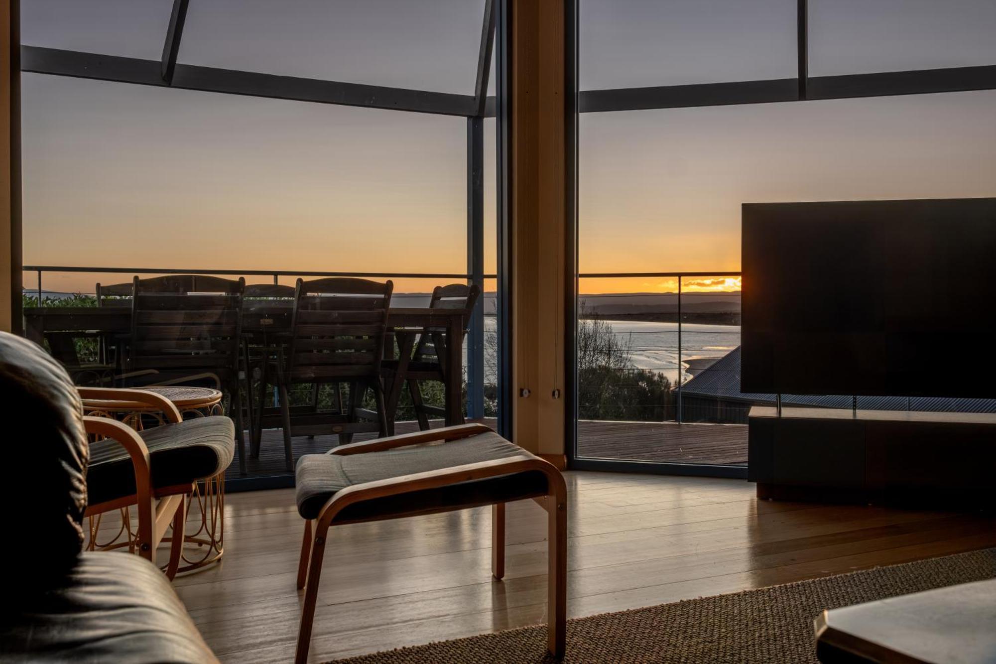 Waterline Holiday Home Coles Bay Esterno foto